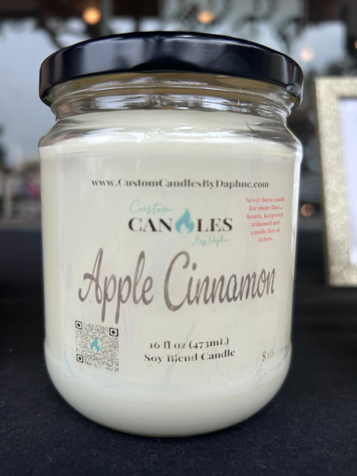 The Apple Cinnamon Candle